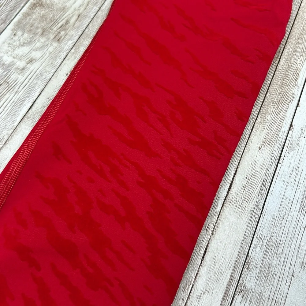 Lululemon Wunder Under Leggings sz 2 Lunar New Year Ltd Edition High-R 25”
